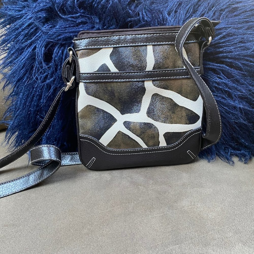 Bueno Country animal print crossbody